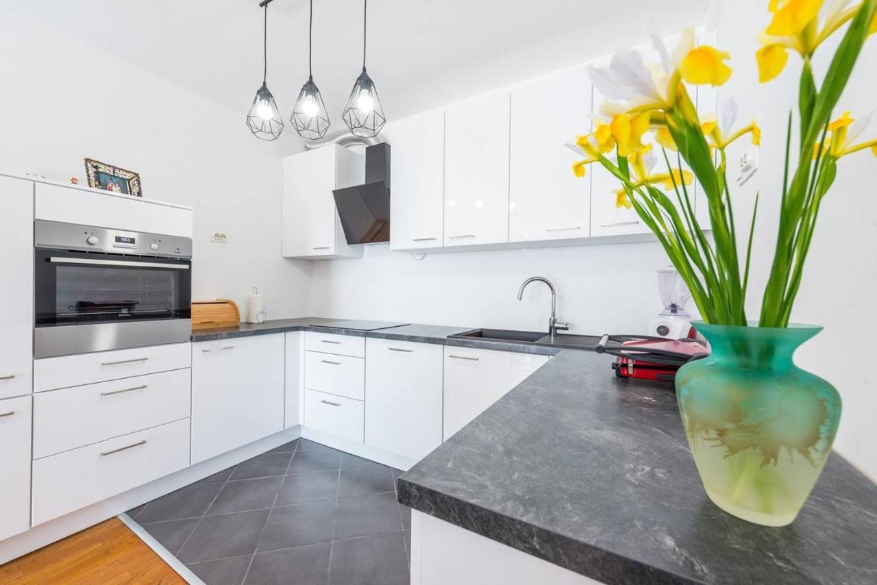 Apartament 2 Bdrm *
