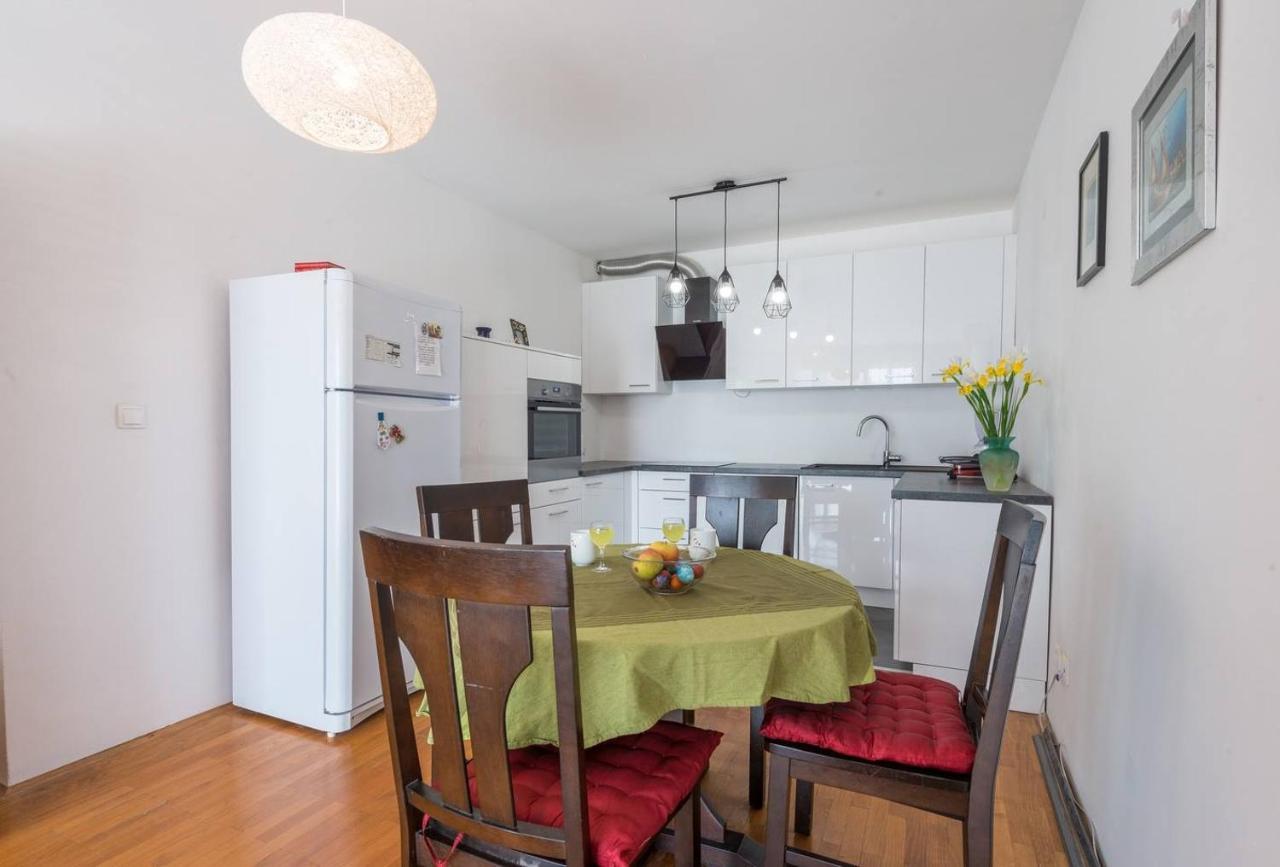 2 Bdrm Apartament